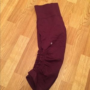 Lululemon flow & go crops